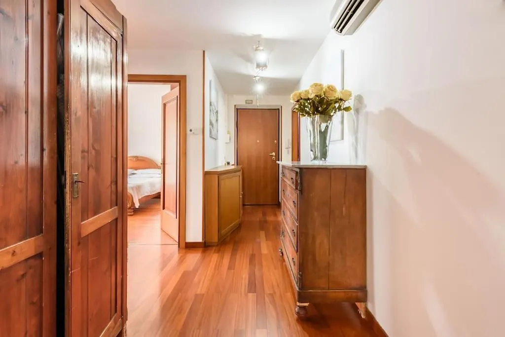 Parking & Wifi City Walls Apartment Pistoia Italy